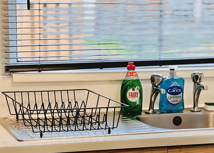 Cosy 1 Bed Flat, Sleeps 4, Free Parking Апартаменты Брадфорд