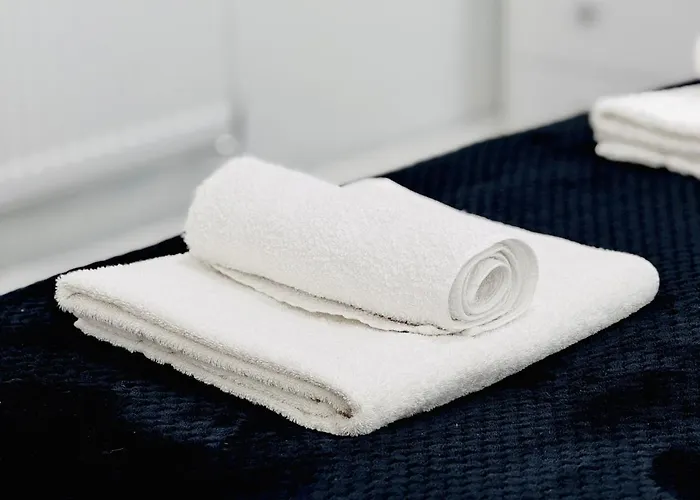 Cosy 1 Bed Flat, Sleeps 4, Free Parking Апартаменты Брадфорд