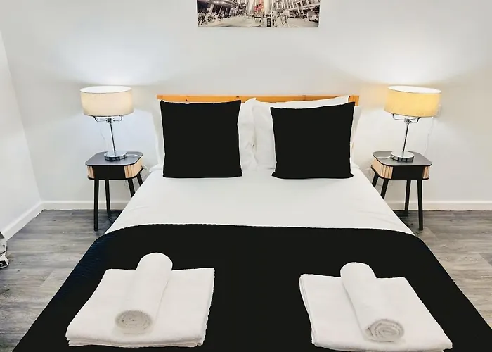 Апартаменты Cosy 1 Bed Flat, Sleeps 4, Free Parking Брадфорд