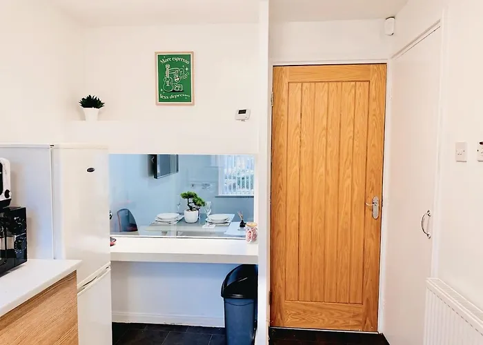 Cosy 1 Bed Flat, Sleeps 4, Free Parking * Брадфорд