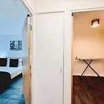 Cosy 1 Bed Flat, Sleeps 4, Free Parking アパート