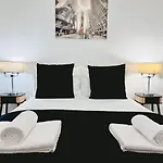 Cosy 1 Bed Flat, Sleeps 4, Free Parking ブラッドフォード