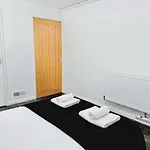 Cosy 1 Bed Flat, Sleeps 4, Free Parking Bradford (West Yorkshire)