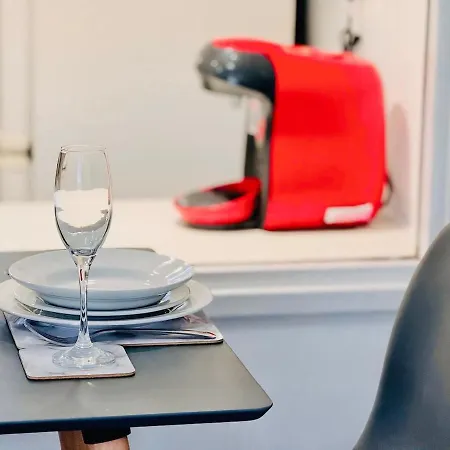 アパート Cosy 1 Bed Flat, Sleeps 4, Free Parking ブラッドフォード