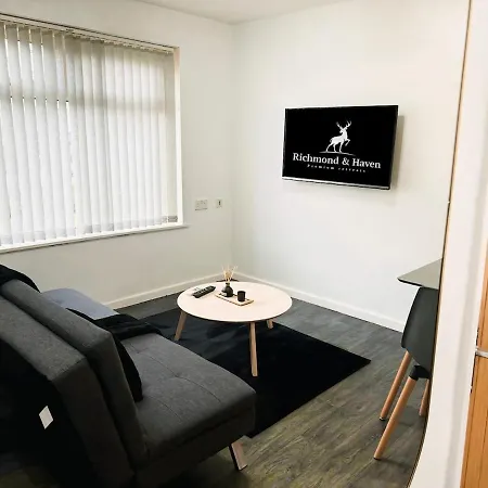 アパート Cosy 1 Bed Flat, Sleeps 4, Free Parking *
