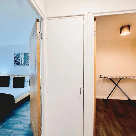 Cosy 1 Bed Flat, Sleeps 4, Free Parking Apartment