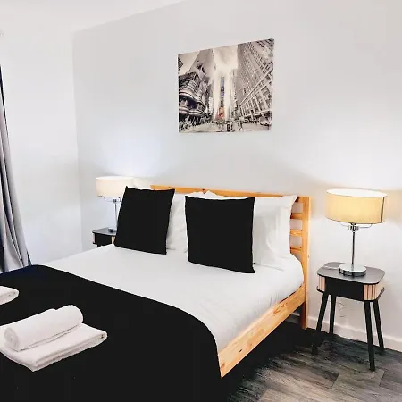 Apartman Cosy 1 Bed Flat, Sleeps 4, Free Parking *