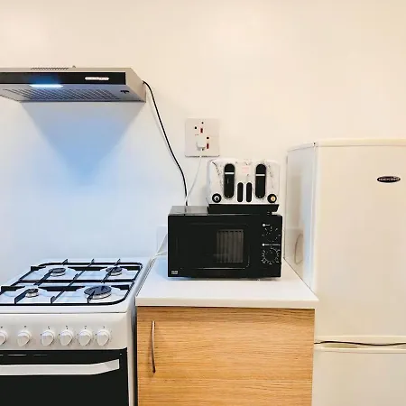 Apartment Cosy 1 Bed Flat, Sleeps 4, Free Parking