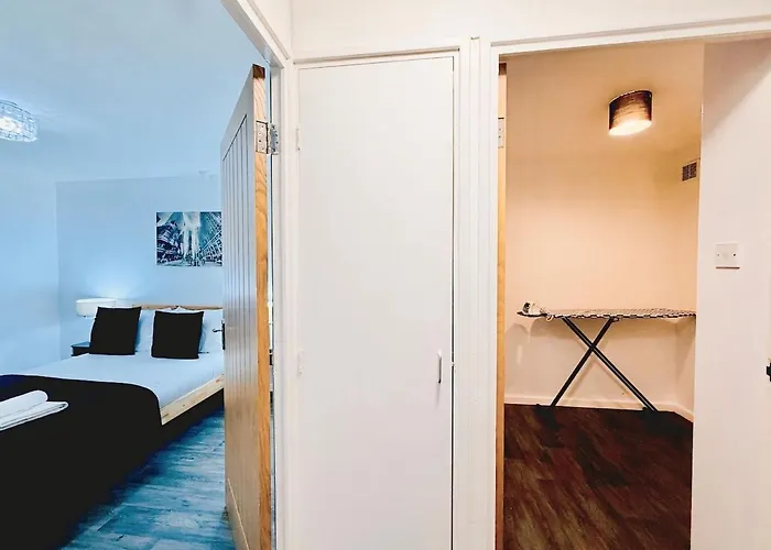 Cosy 1 Bed Flat, Sleeps 4, Free Parking Apartment