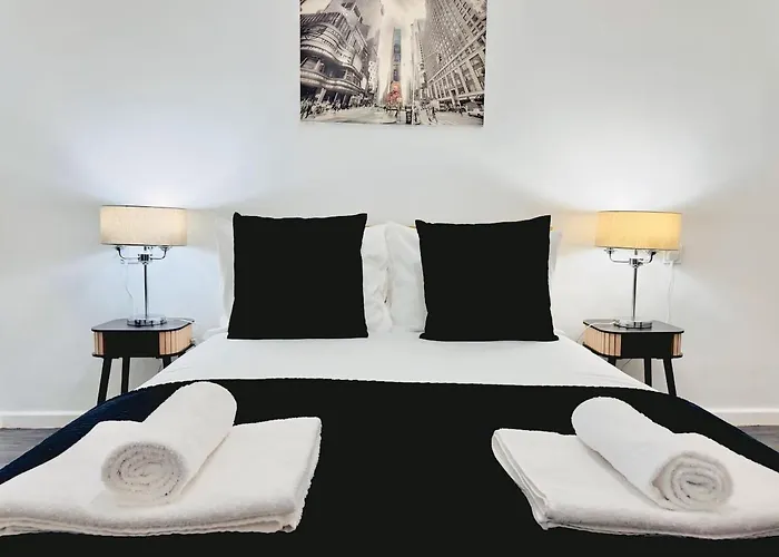 Cosy 1 Bed Flat, Sleeps 4, Free Parking Μπράντφορντ