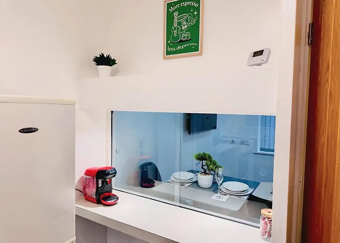 Apartment Cosy 1 Bed Flat, Sleeps 4, Free Parking *