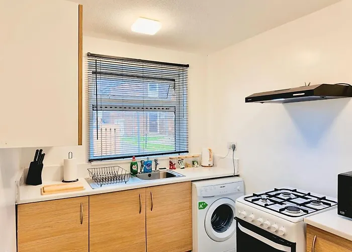 Cosy 1 Bed Flat, Sleeps 4, Free Parking * Μπράντφορντ