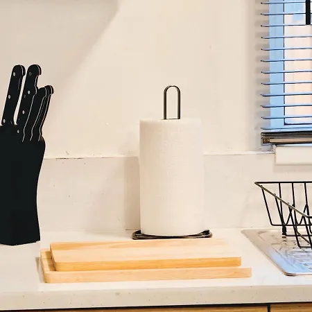 Cosy 1 Bed Flat, Sleeps 4, Free Parking Μπράντφορντ